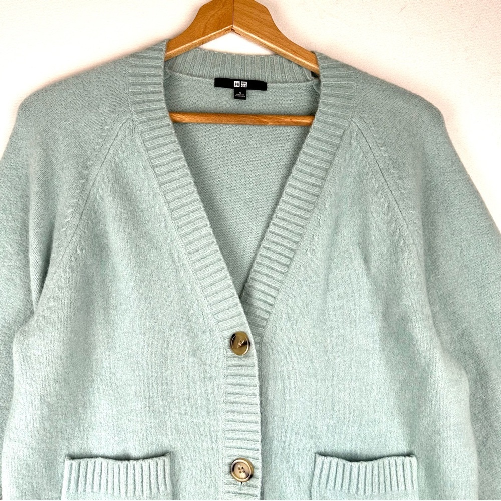 Uniqlo V-Neck Button Down Wool Blend Cardigan - Picture 2 of 8